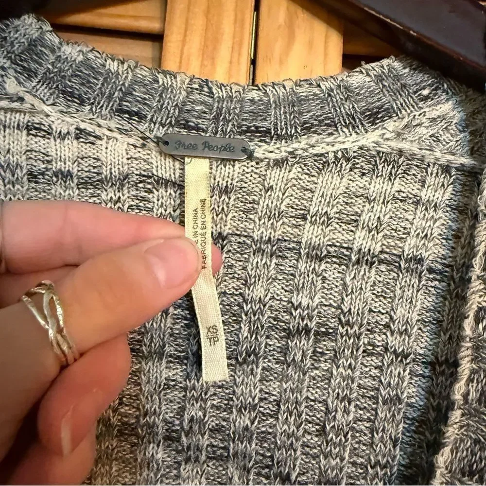 Free People Gray and Cream V-Neck Sweater XS